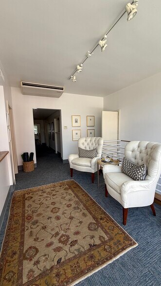 612 Jefferson St, Charlottesville, VA à louer - Photo du bâtiment - Image 3 de 8