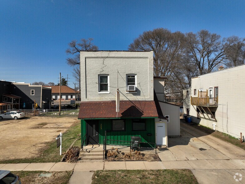223 W Oneida St, Portage, WI for sale - Building Photo - Image 2 of 3