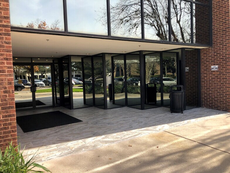 3670 Maguire Blvd, Orlando, FL à louer - Photo du bâtiment - Image 3 de 7