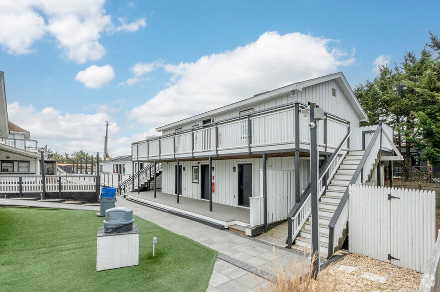 25 Cayuga Walk, Ocean Bay Park, NY à vendre - Photo du bâtiment - Image 2 de 6