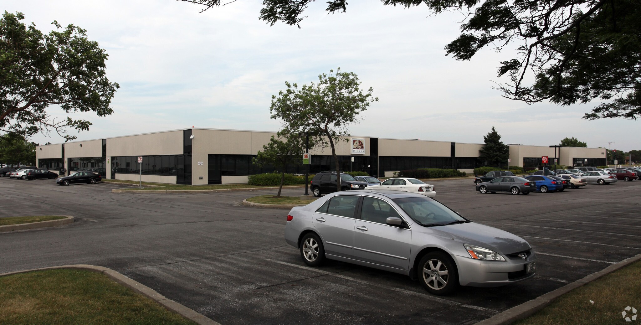 6655 Airport Rd, Mississauga, ON à vendre Photo principale- Image 1 de 1