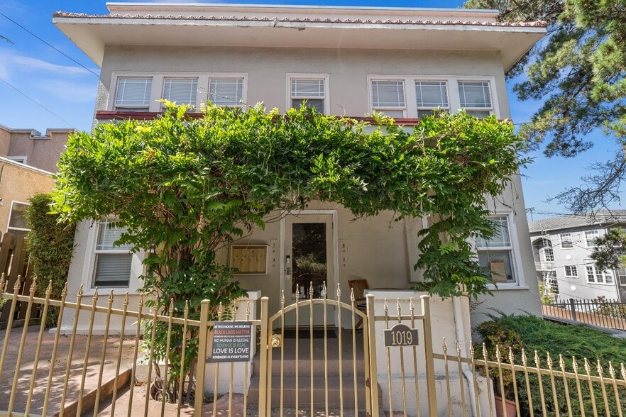 1019 E 33rd St, Oakland, CA à vendre - Photo du bâtiment - Image 1 de 15