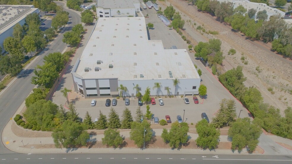 3987 Heritage Oak Ct, Simi Valley, CA for lease - Building Photo - Image 3 of 10