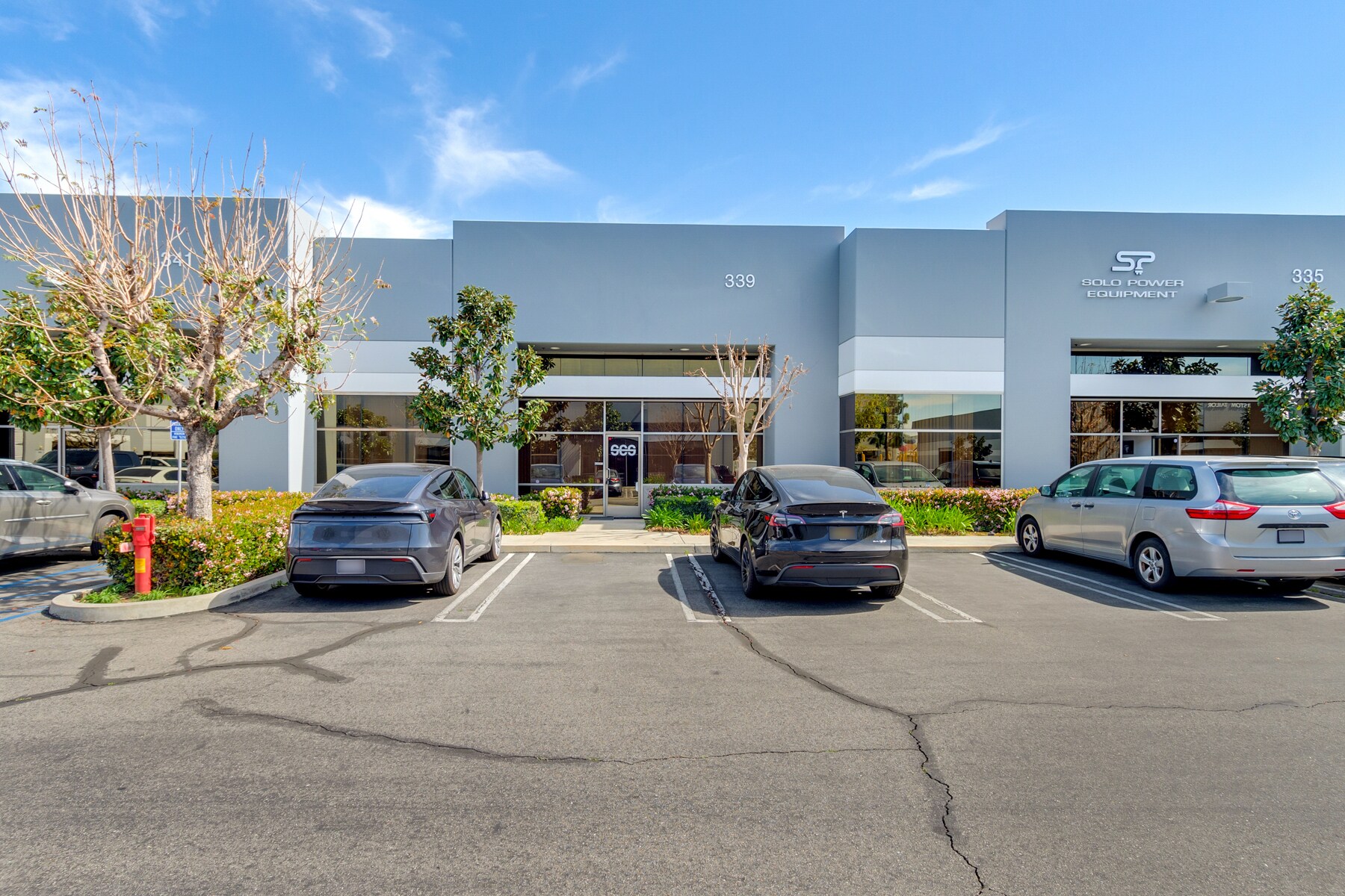 361 N Berry St, Brea, CA à louer Photo du bâtiment- Image 1 de 2