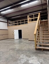 6700 Stephens Station Rd, Columbia, MO for lease Interior Photo- Image 2 of 10