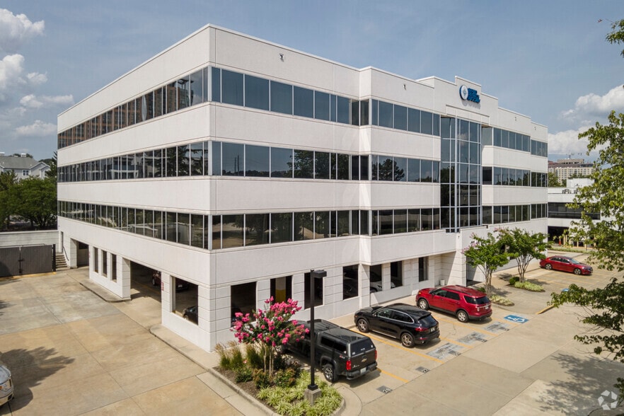 2760 Eisenhower Ave, Alexandria, VA à louer - Photo du bâtiment - Image 2 de 9