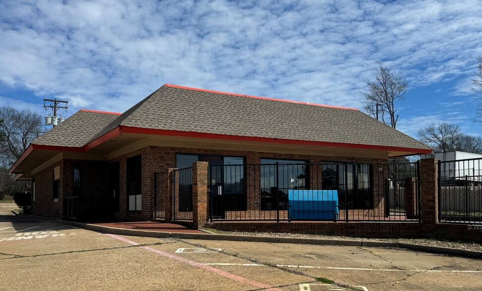 3118 Estes Pky, Longview, TX à vendre - Photo du bâtiment - Image 1 de 5
