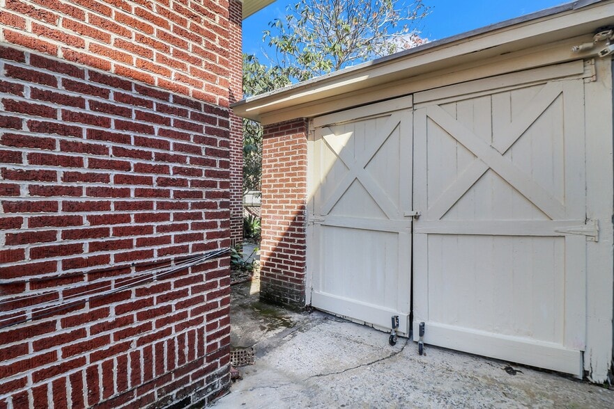 210 E 48th St, Savannah, GA à vendre - Photo du bâtiment - Image 2 de 40