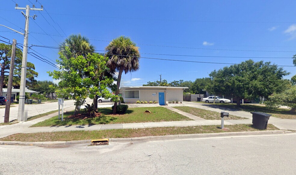 702 S 6th St, Fort Pierce, FL à vendre - Photo du bâtiment - Image 2 de 10