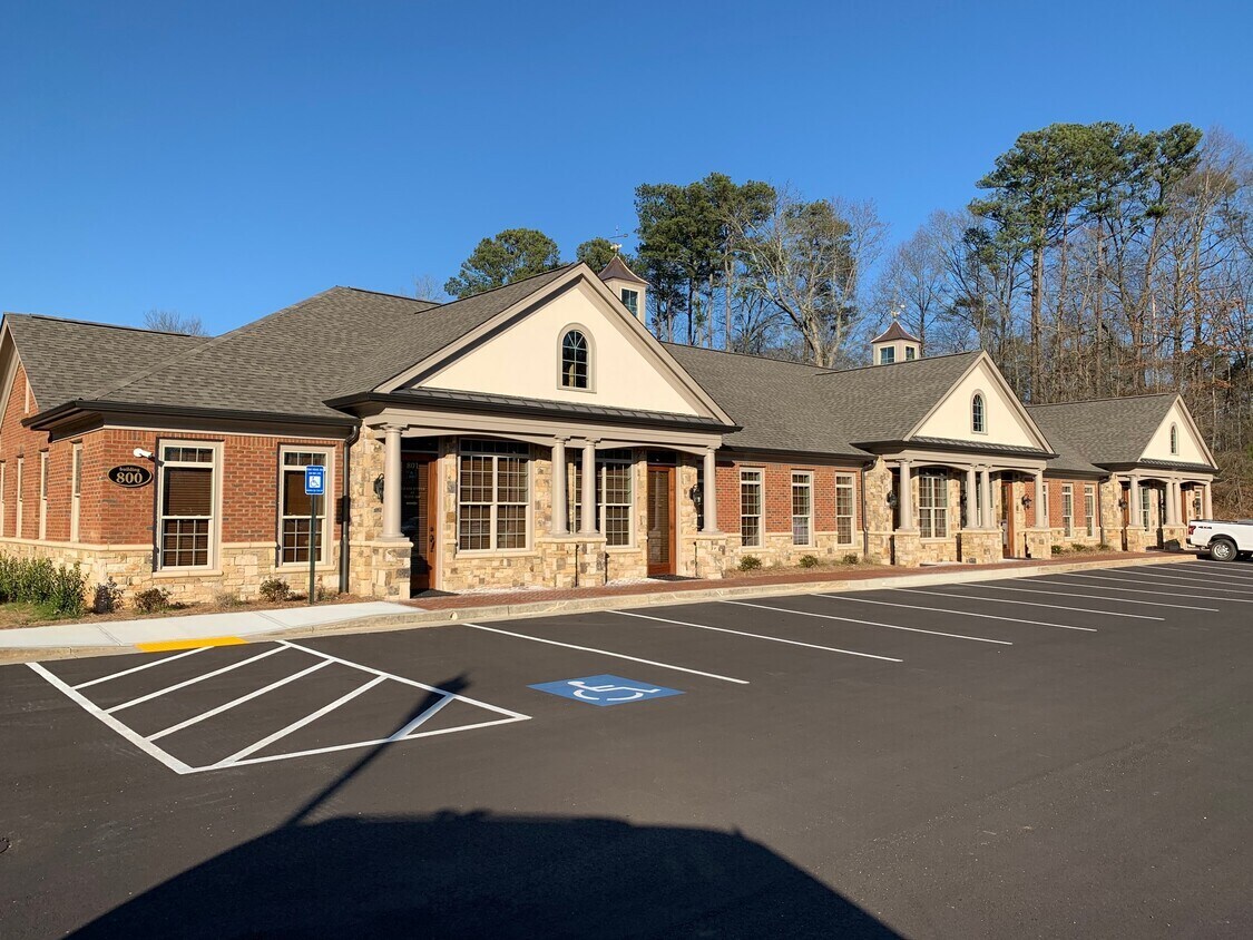 514 W Maple St, Cumming, GA for lease Interior Photo- Image 1 of 11