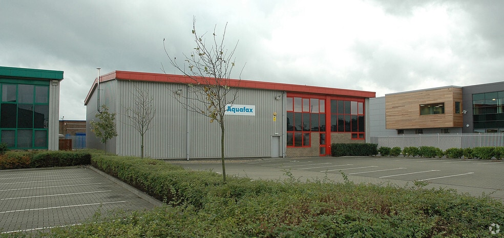 14 Dencora Way, Luton for lease - Building Photo - Image 2 of 2