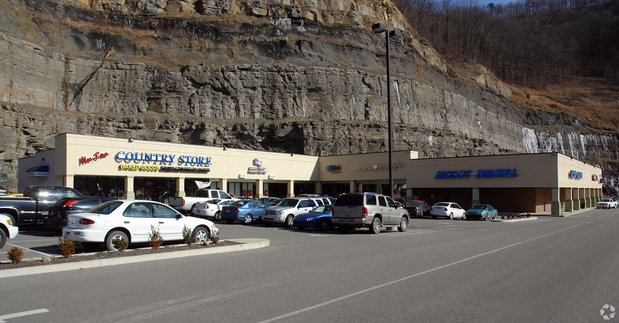 75-77 Norman Morgan Blvd, Logan, WV for lease Primary Photo- Image 1 of 13