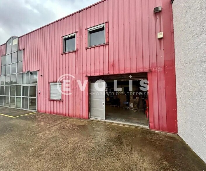 Flex dans Combs-la-Ville à louer - Photo du bâtiment - Image 1 de 8