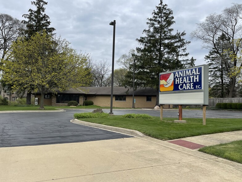 25W710 75th Street, Naperville, IL for sale - Building Photo - Image 1 of 12