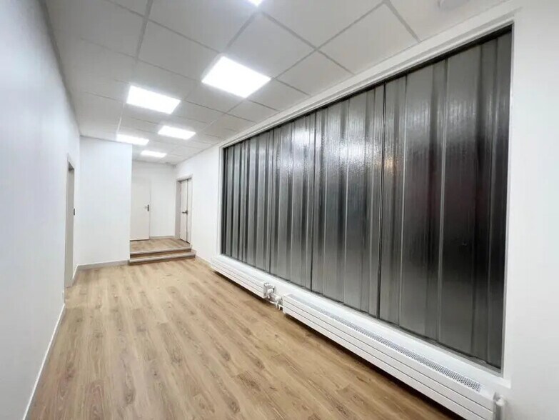 57 Rue De La Convention, Paris for sale - Interior Photo - Image 2 of 12