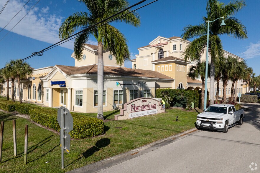 26381 S Tamiami Trl, Bonita Springs, FL à louer - Photo du bâtiment - Image 2 de 8