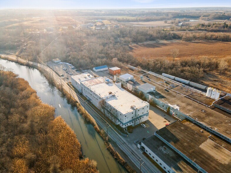 555 Greenwich St, Brantford, ON à louer - Aérien - Image 2 de 12