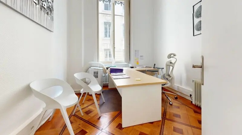 29 Rue Président Edouard Herriot, Lyon for lease - Interior Photo - Image 3 of 8