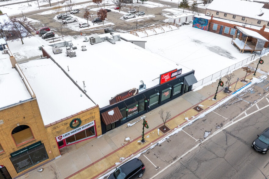 117 E Allegan St, Otsego, MI for sale - Primary Photo - Image 1 of 2