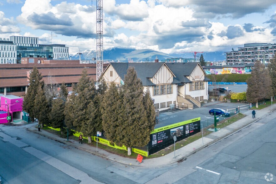 123 E 6 Ave, Vancouver, BC à louer - Photo du bâtiment - Image 2 de 4