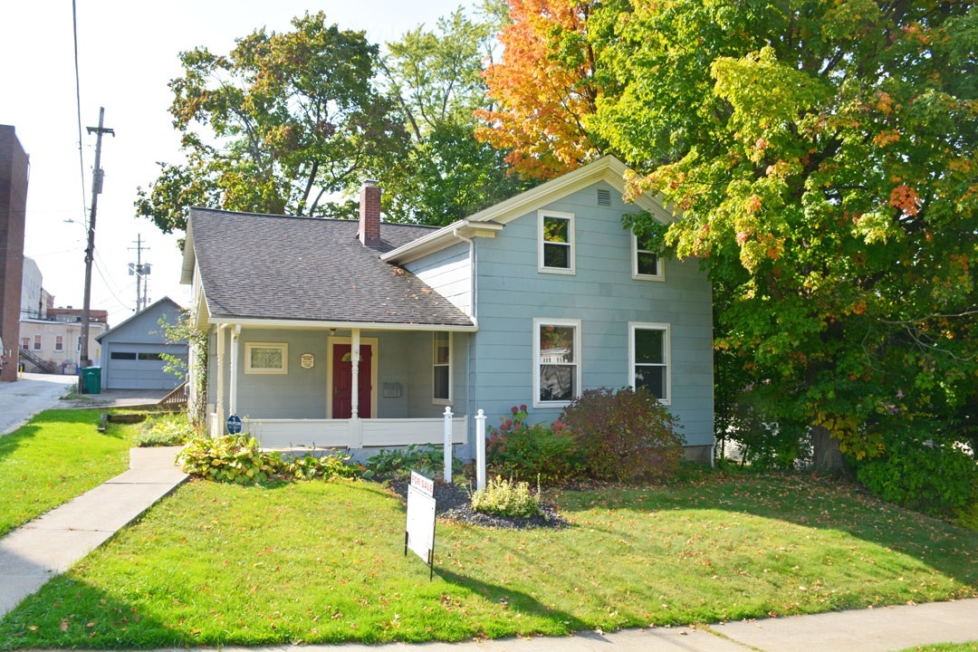 107 Center St, Chardon, OH à vendre Photo du bâtiment- Image 1 de 30