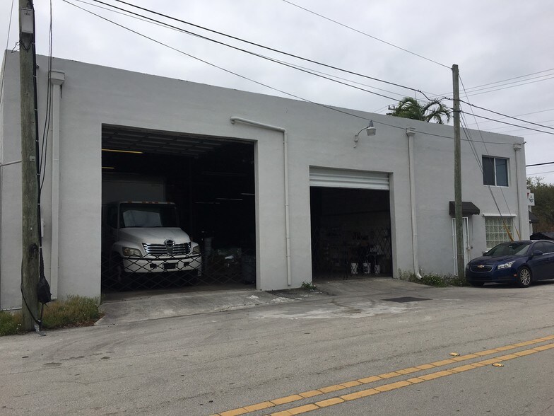 1207 SW 1st Ave, Fort Lauderdale, FL à louer - Photo du bâtiment - Image 3 de 10