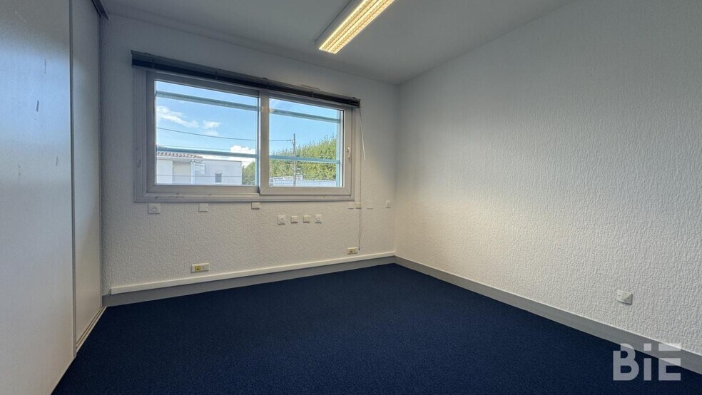 3 Rue Henry Frugès, Pessac for sale - Interior Photo - Image 2 of 4