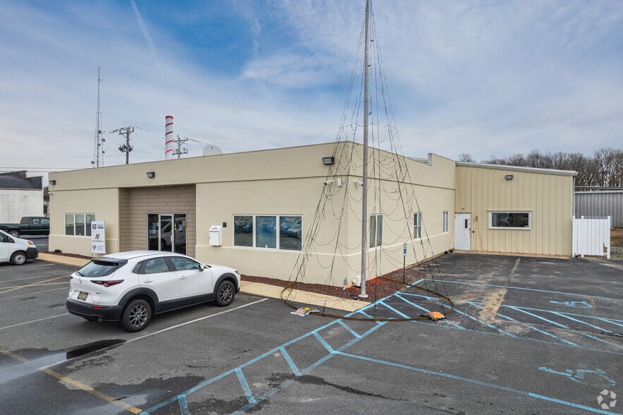17573 S Dupont Hwy, Harrington, DE à louer - Photo du bâtiment - Image 2 de 5