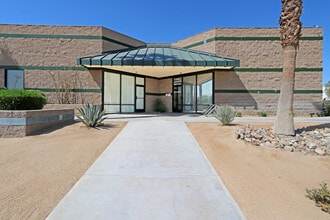 77670 Springfield Ln, Palm Desert, CA à louer Photo intérieure- Image 1 de 10