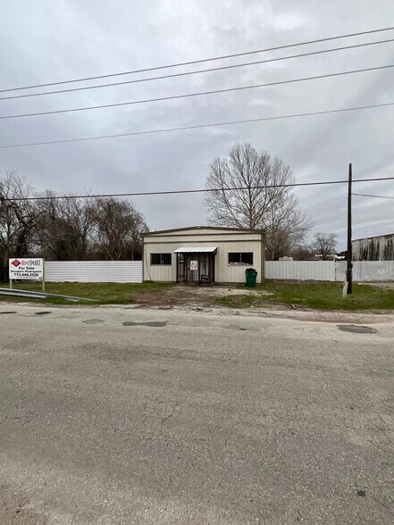 609 Oak St, La Marque, TX à vendre - Photo du bâtiment - Image 2 de 23