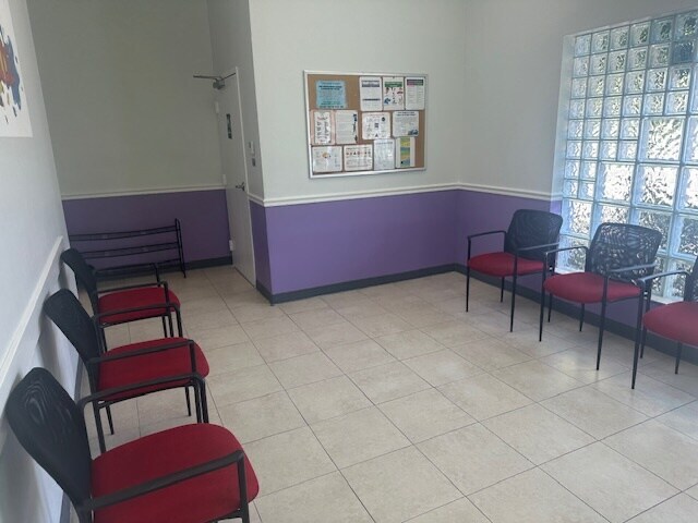 1117 E Hallandale Beach Blvd, Hallandale Beach, FL à louer - Photo du bâtiment - Image 3 de 21