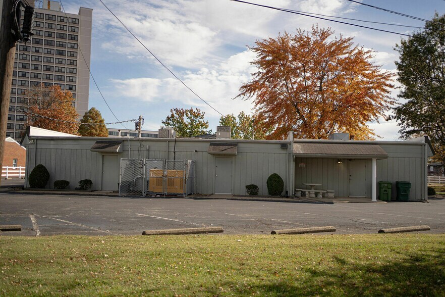 725 Harvard Dr, Owensboro, KY à louer - Photo du bâtiment - Image 3 de 30