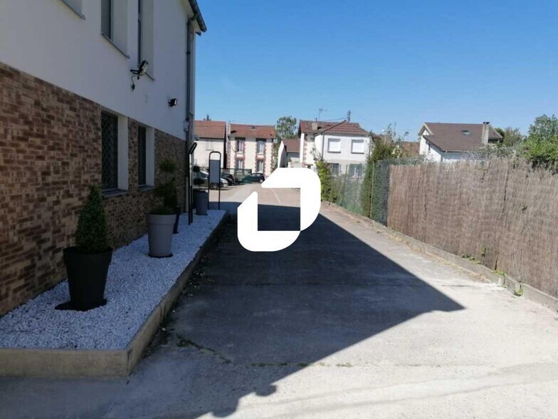 Office in Argenteuil for sale - Building Photo - Image 3 of 12