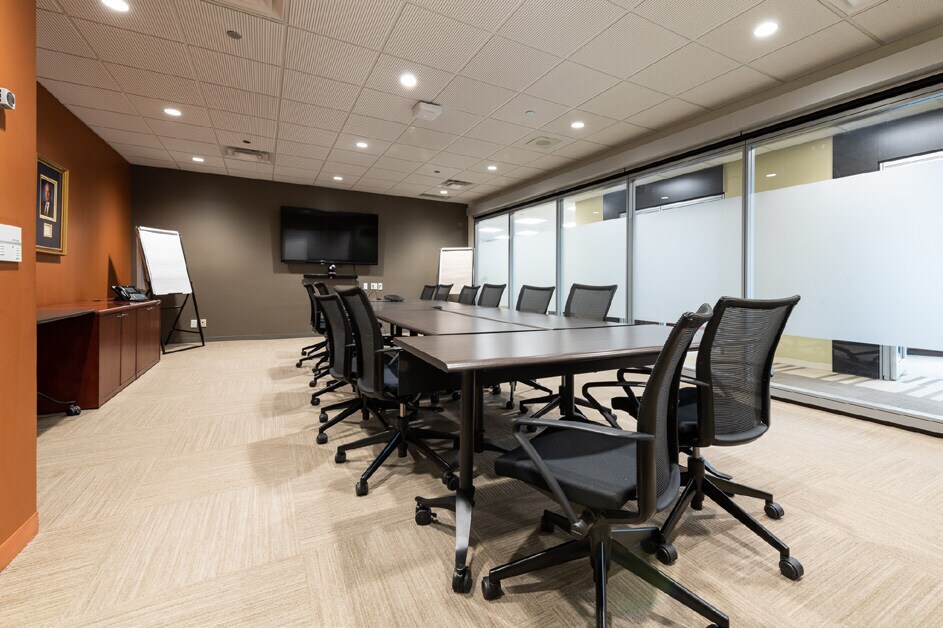 200 King St W, Toronto, ON M5H 3T4 - Office for Lease | LoopNet Canada