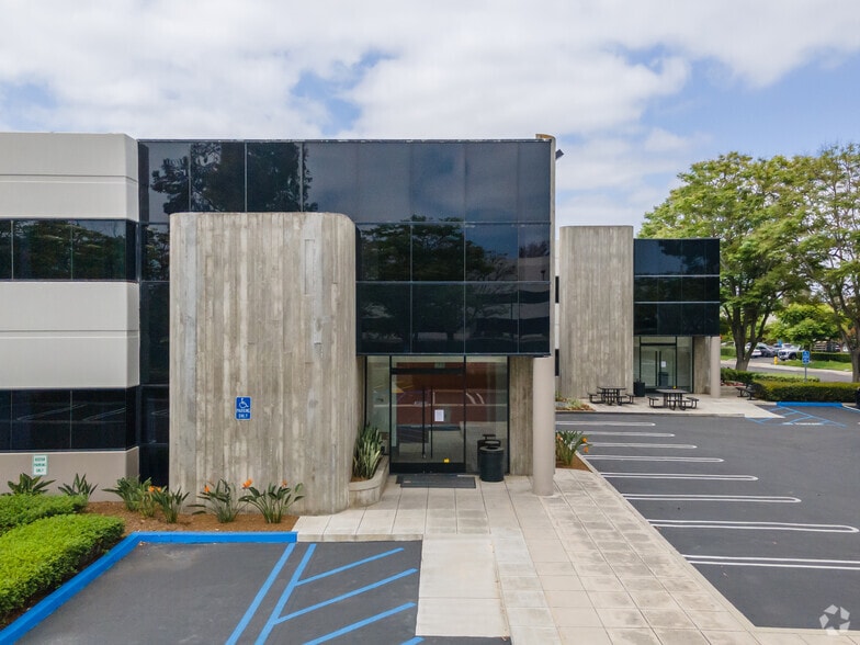 1 Vanderbilt, Irvine, CA for lease - Building Photo - Image 3 of 6