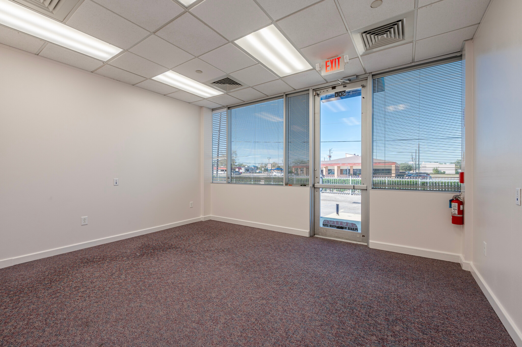 2947 E Broadway St, Pearland, TX for lease Interior Photo- Image 1 of 4