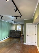 610 Caroline St, Fredericksburg, VA for lease Interior Photo- Image 2 of 10