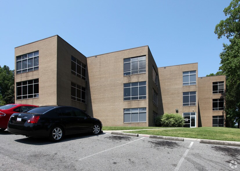 3325 Durham Chapel Hill Blvd, Durham, NC à louer - Photo du bâtiment - Image 2 de 7