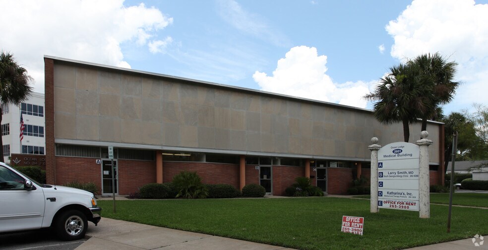 2601 Parkwood Dr, Brunswick, GA à louer - Photo du bâtiment - Image 3 de 3
