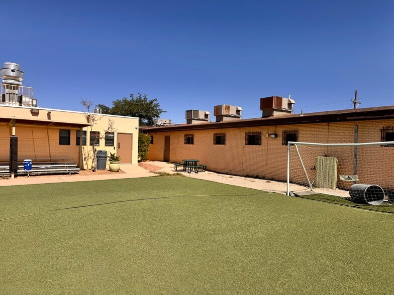 400 Talbot Ave, Canutillo, TX à louer - Photo du bâtiment - Image 3 de 25