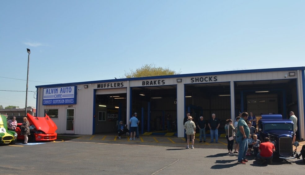 817 S Gordon St, Alvin, TX for sale - Building Photo - Image 1 of 5