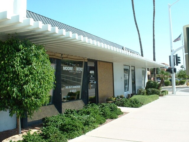 4201-4211 N Scottsdale Rd, Scottsdale, AZ à louer - Photo du bâtiment - Image 2 de 3