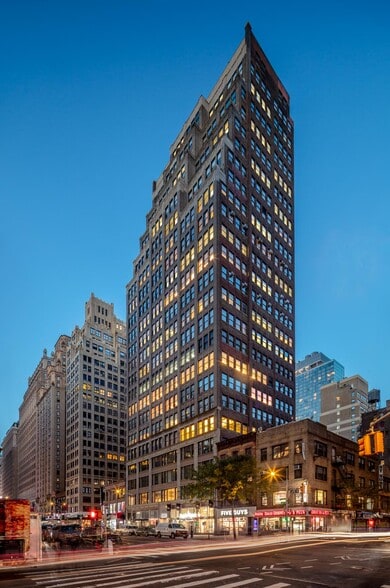345 7th Ave, New York, NY for lease - Building Photo - Image 1 of 10