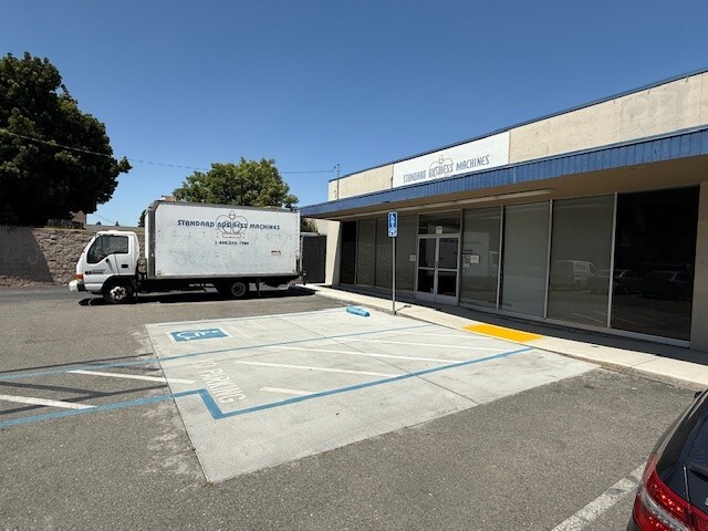 366-376 Race St, San Jose, CA for lease - Building Photo - Image 2 of 6