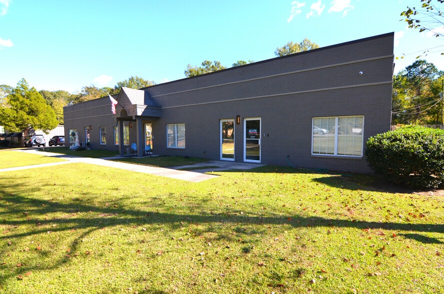 1235 Boone Hill Rd, Summerville, SC à louer - Photo du bâtiment - Image 3 de 12
