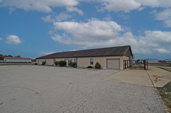 More details for 5 Commerce Dr, Freeburg, IL - Industrial for Lease
