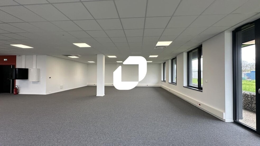 Office in Entzheim for lease - Interior Photo - Image 2 of 23