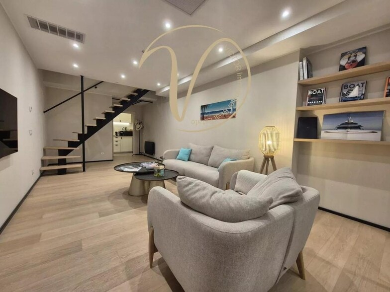 Office in Cannes for sale - Interior Photo - Image 3 of 7