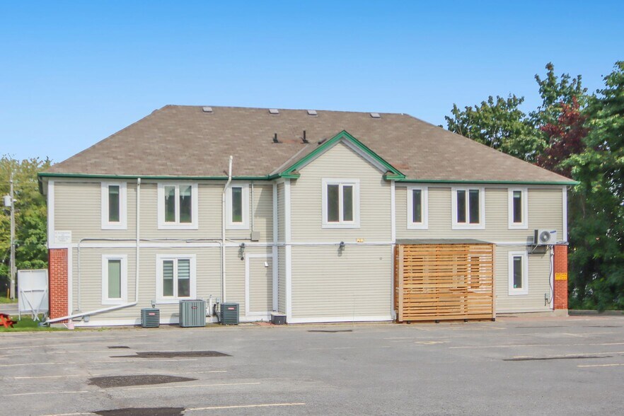 5494 Manotick Main St, Manotick, ON à louer - Photo du bâtiment - Image 3 de 3