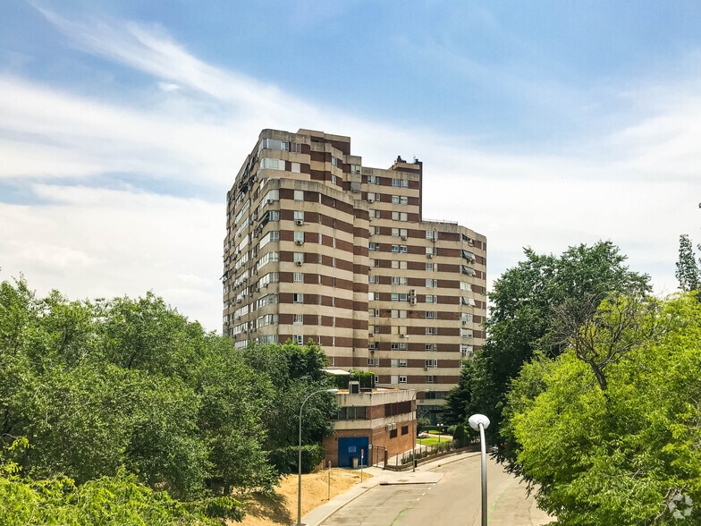 Calle de Federico Salmón, 8, Madrid, Madrid for lease - Building Photo - Image 2 of 2